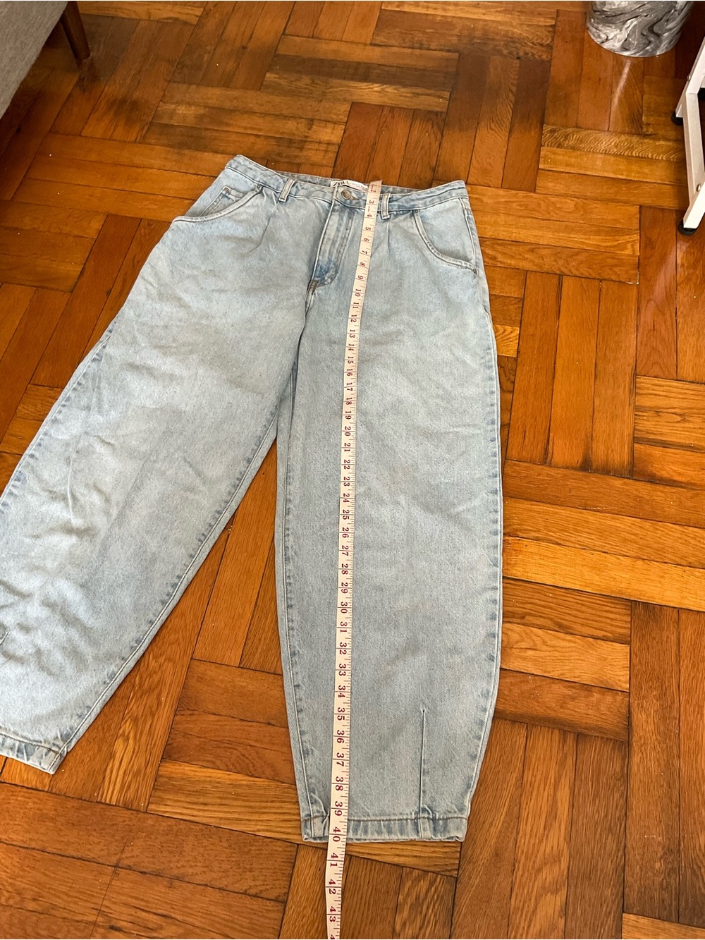 Zara Women’s Light Wash Balloon Barrel Jeans Size USA 10 EUR 42 - Picture 4 of 8